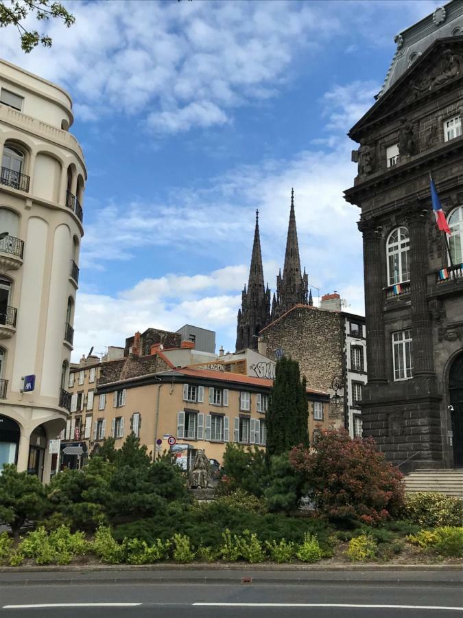 Nid Douillet Sur Plateau Central Клермон-Феран Екстериор снимка