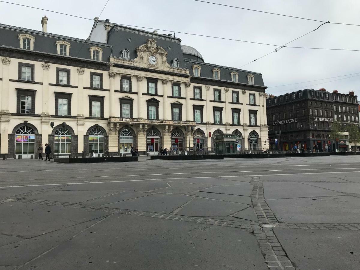 Nid Douillet Sur Plateau Central Клермон-Феран Екстериор снимка