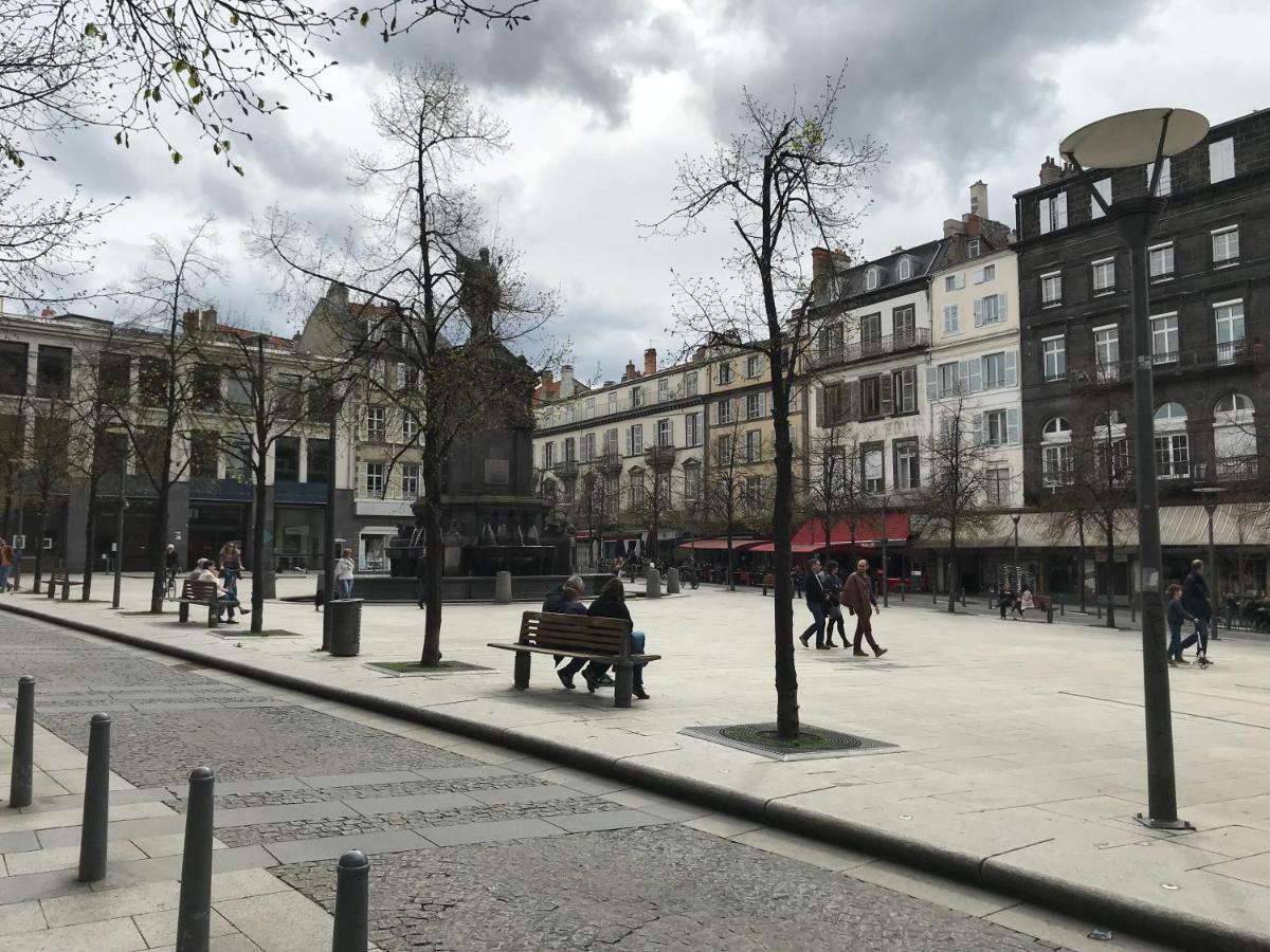 Nid Douillet Sur Plateau Central Клермон-Феран Екстериор снимка